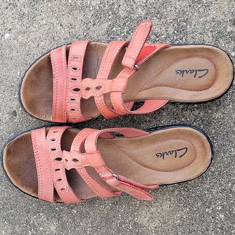 Clarks Leather Salmon Coral Color Strappy Sandal. Women's Size 7 Med. - Picture 3 of 11